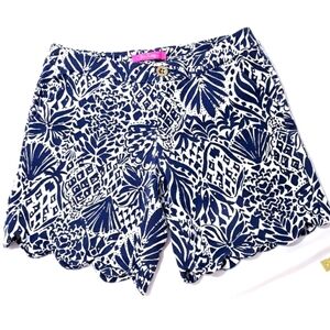 Lilly Pulitzer Floral Short White and Blue Front Zipper Pockets Size 2